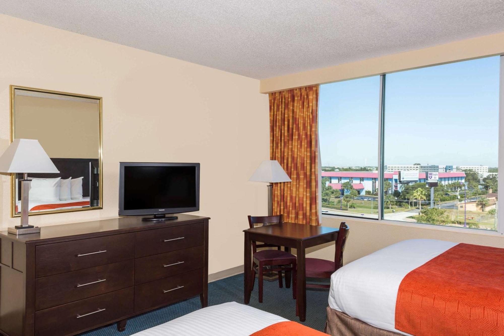 Отель Ramada By Wyndham Kissimmee Gateway - Free Theme Park Shuttle Four Corners Экстерьер фото
