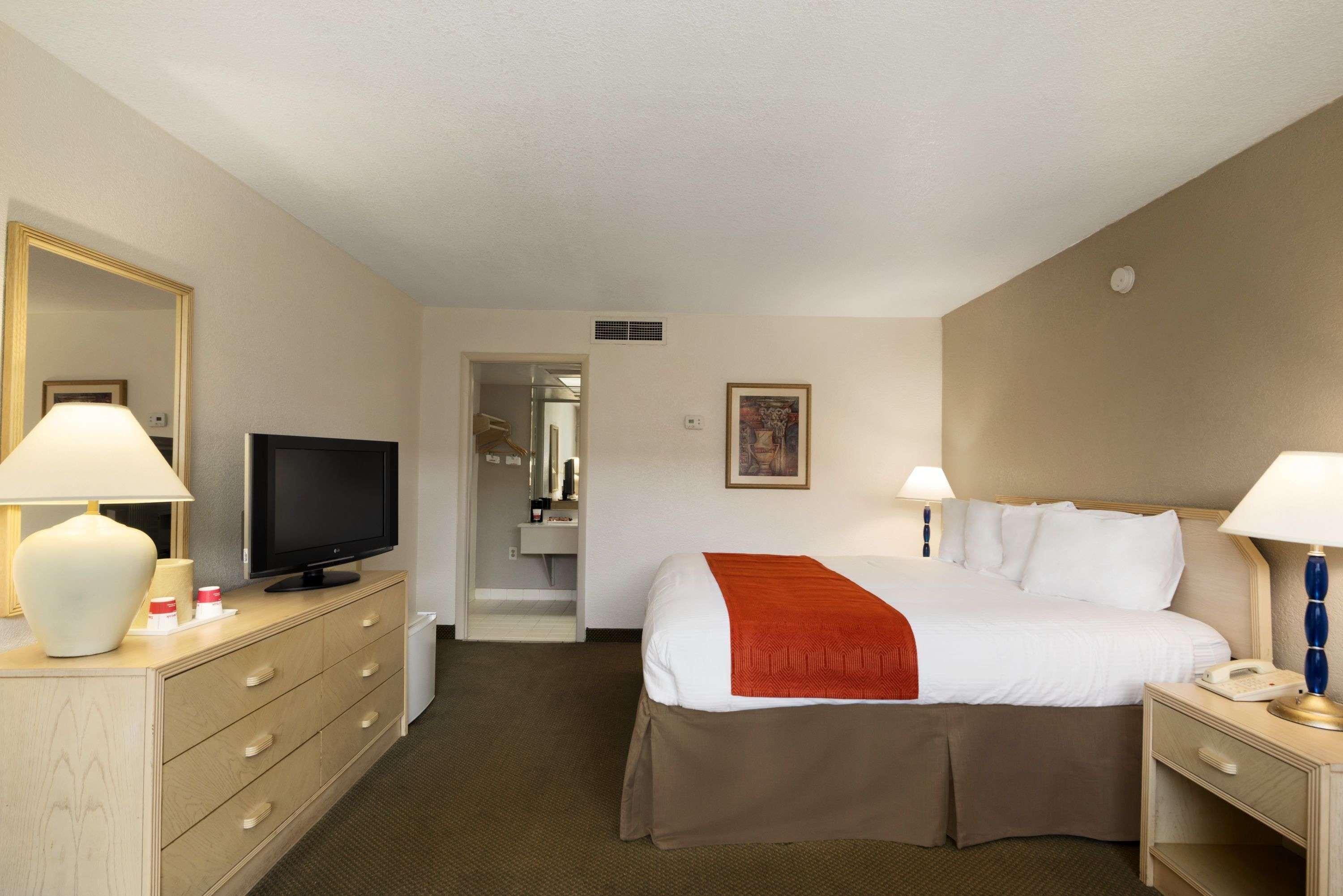 Отель Ramada By Wyndham Kissimmee Gateway - Free Theme Park Shuttle Four Corners Экстерьер фото