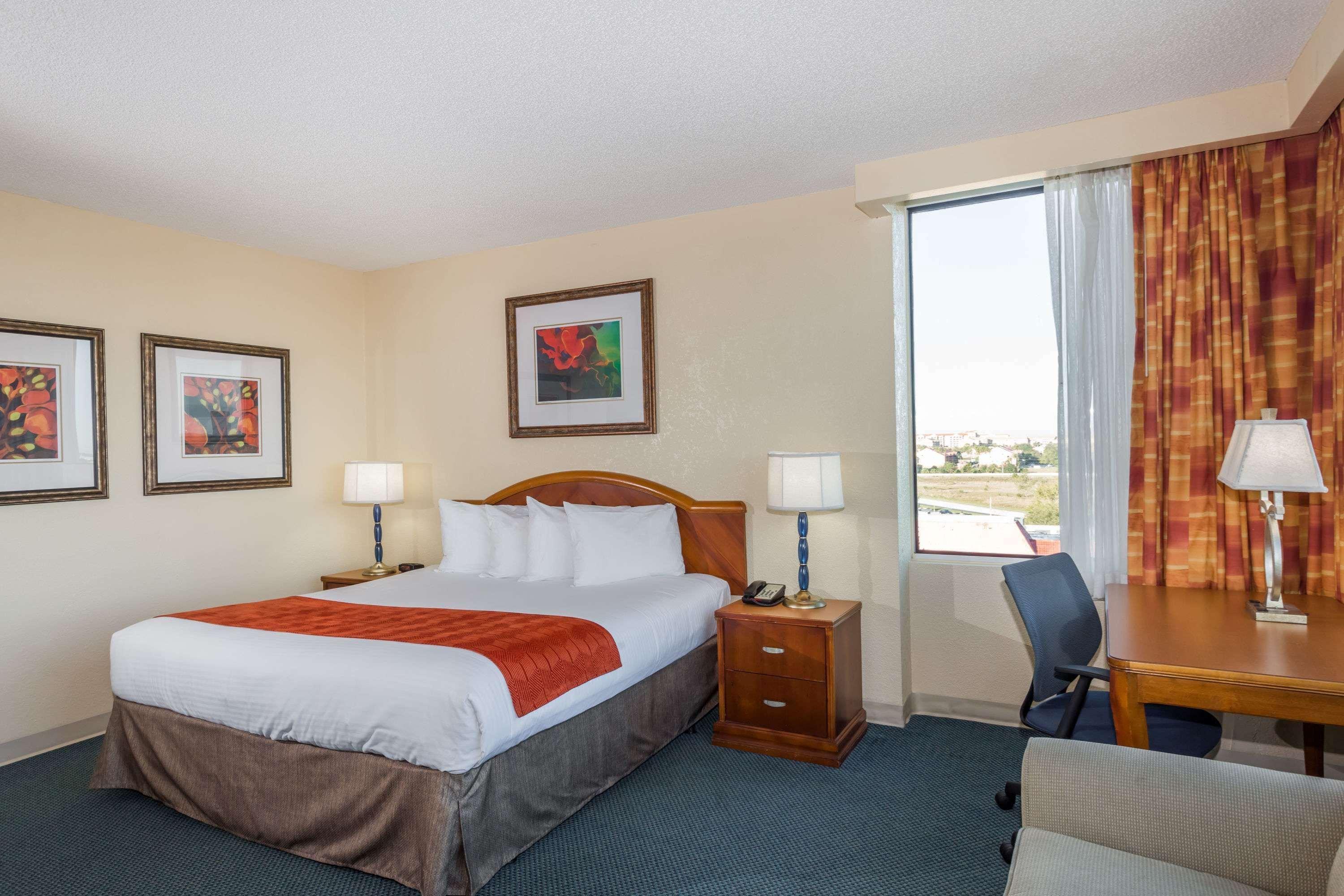 Отель Ramada By Wyndham Kissimmee Gateway - Free Theme Park Shuttle Four Corners Экстерьер фото