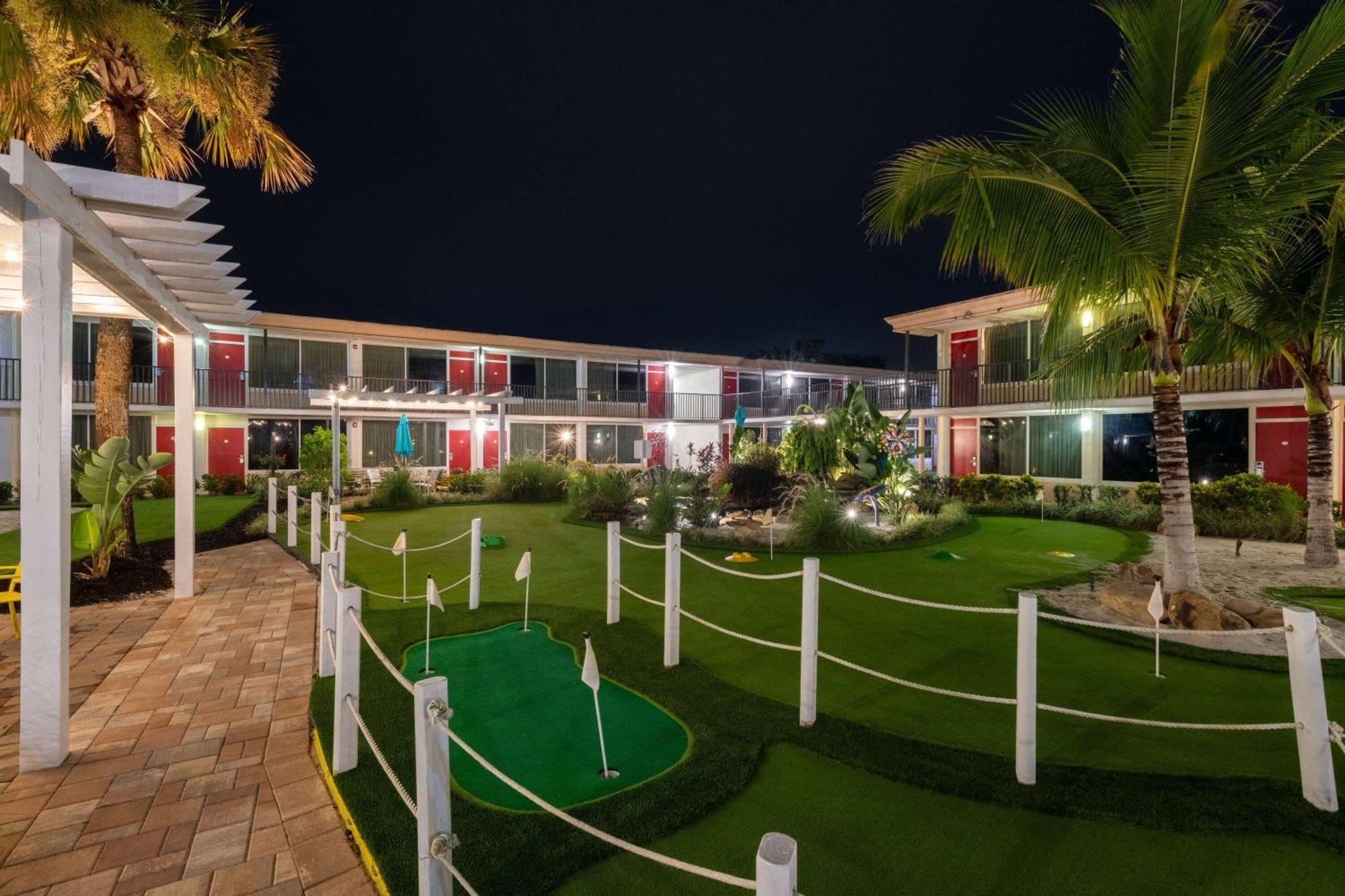 Отель Ramada By Wyndham Kissimmee Gateway - Free Theme Park Shuttle Four Corners Экстерьер фото