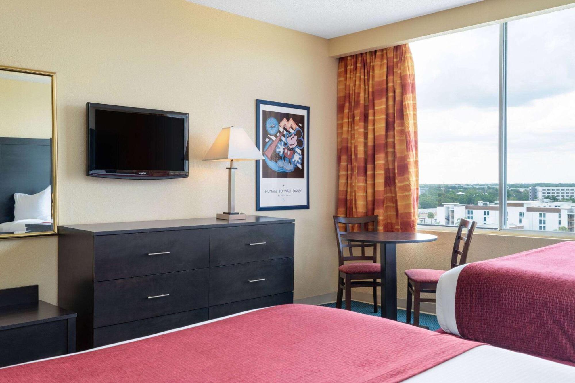 Отель Ramada By Wyndham Kissimmee Gateway - Free Theme Park Shuttle Four Corners Экстерьер фото